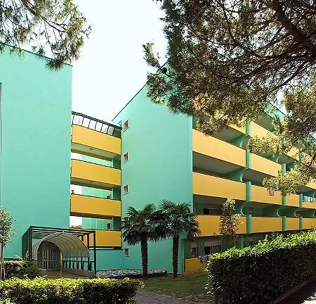 Condominio Montecarlo * بيبيوني